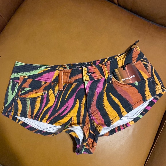 Dundas x Revolve Carmen Set - Picture 4 of 6